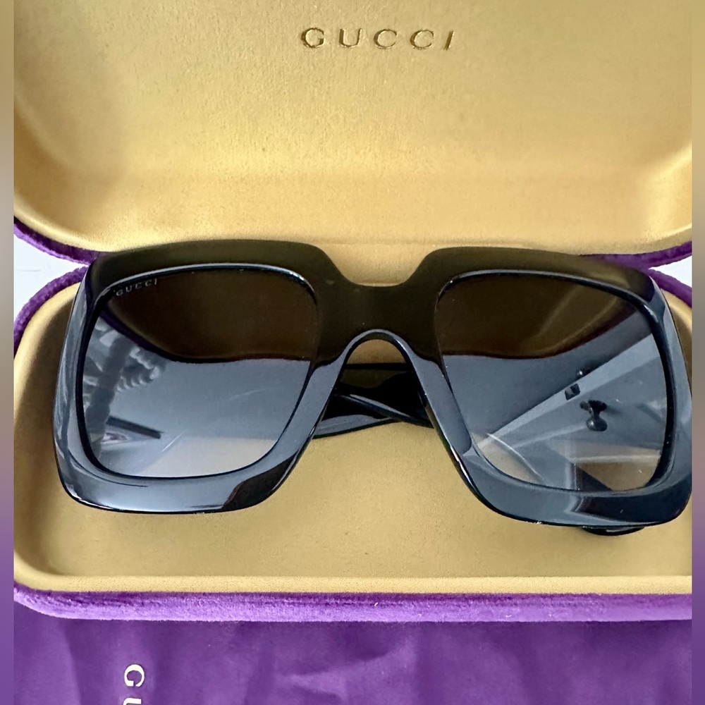 New Gucci Black Square Sunglasses
